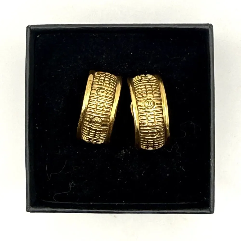 Vintage CHANEL Gold Tone Basket Weave CC Half Hoop Clip Earrings France READ